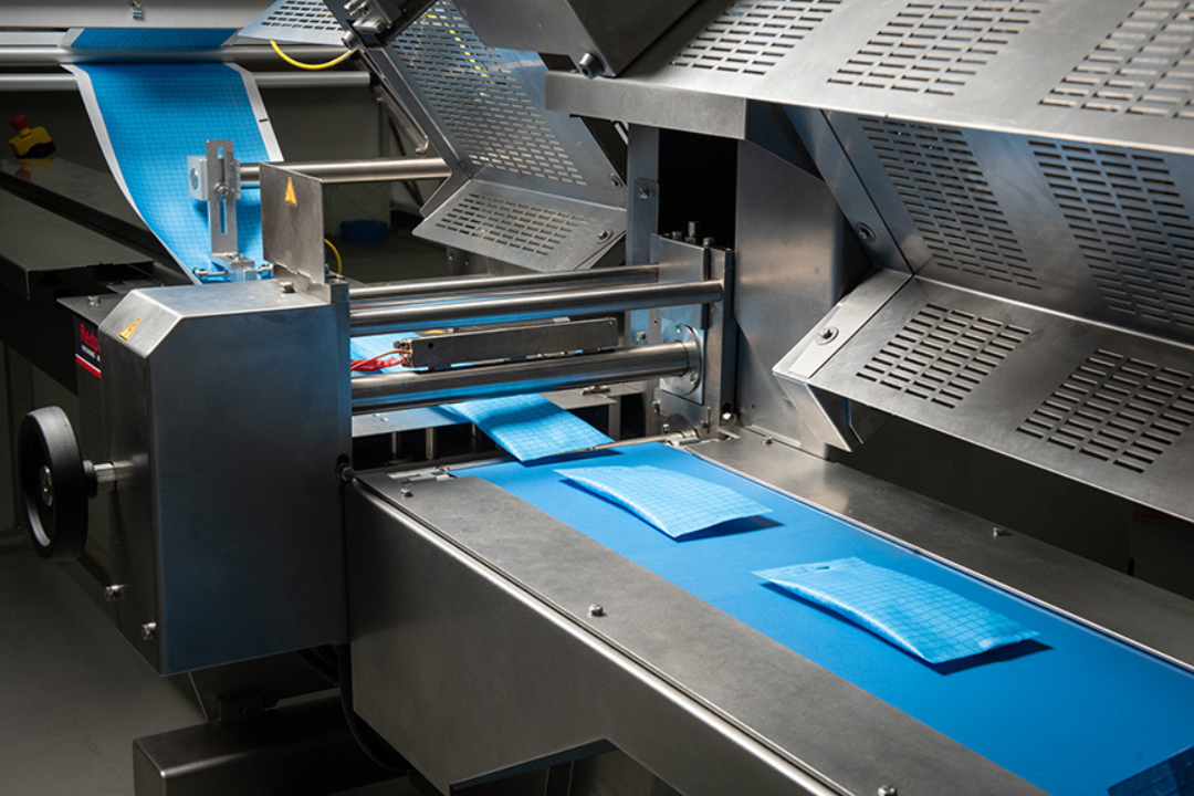 Redpack machine packaging